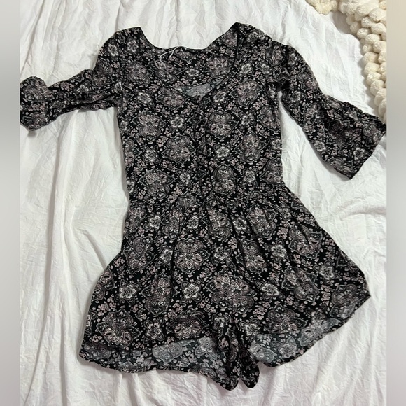 American Eagle Outfitters Paisley Romper - Size XS - Picture 7 of 10
